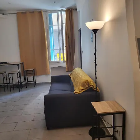 Joli Appart A 3' Du Port Et 10' De La
