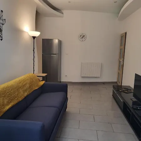Apartment Joli Appart A 3' Du Port Et 10' De La *